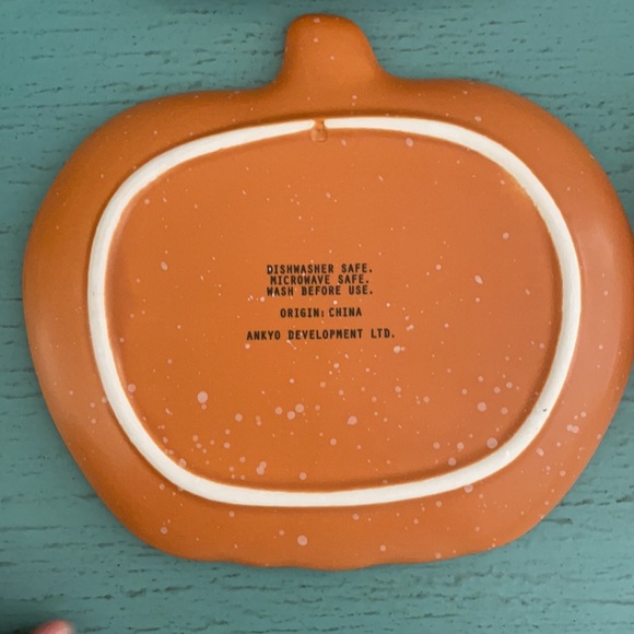 Target discontinued Orange Pumpkin Appetizer Plates - Picture 2 of 2